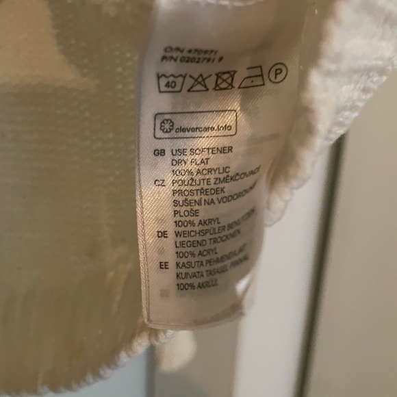 🌙3 FOR $20 
H&M Lightweight off white knit top L - Picture 3 of 3